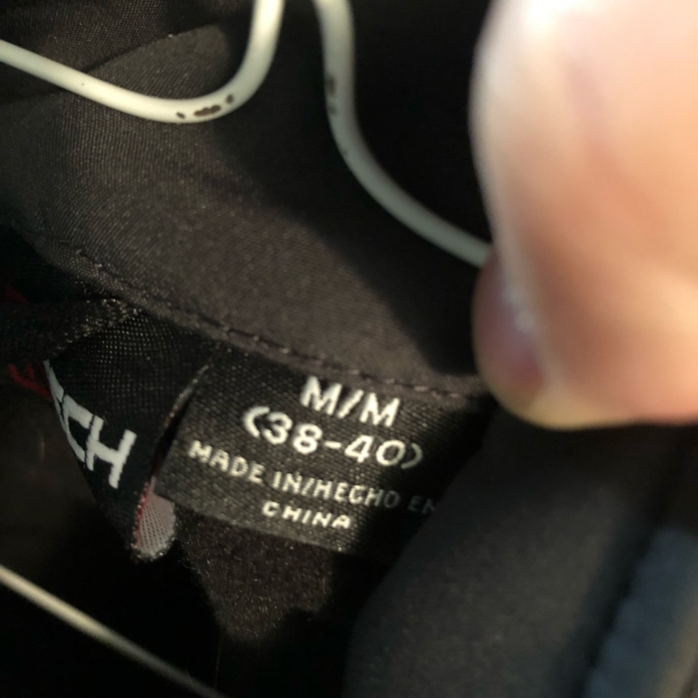 Free tech jacket - Picture 2 of 3